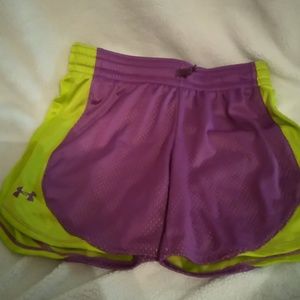 Girl's size XL Under Armour shorts